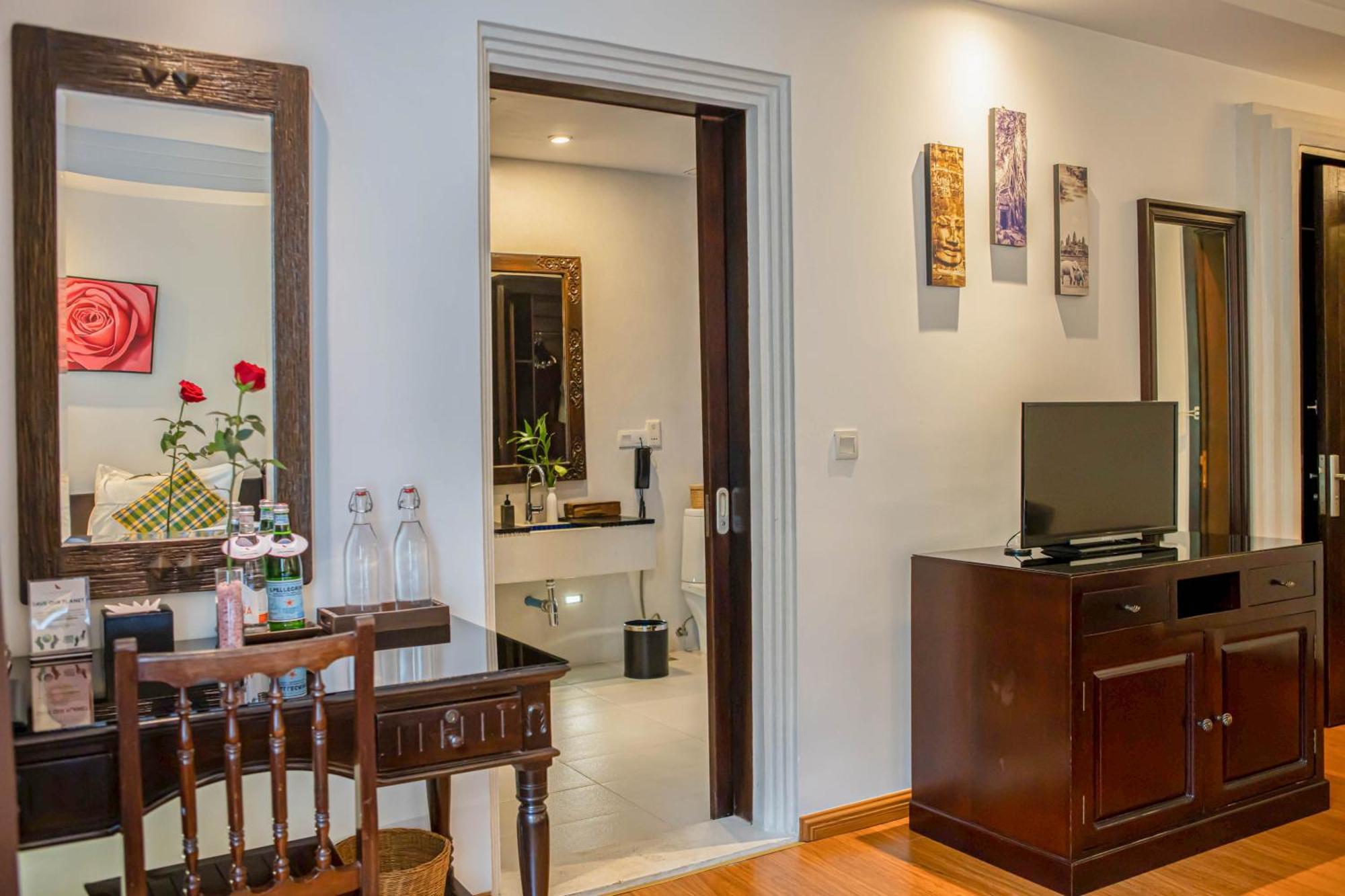 La Rose Suites Phnom Penh Esterno foto
